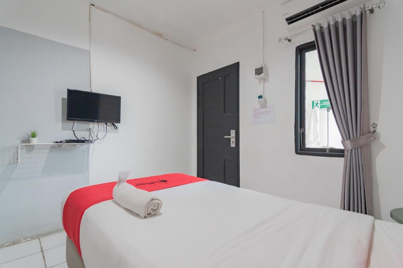 Reddoorz At Sani Guest House Balikpapan Exterior foto
