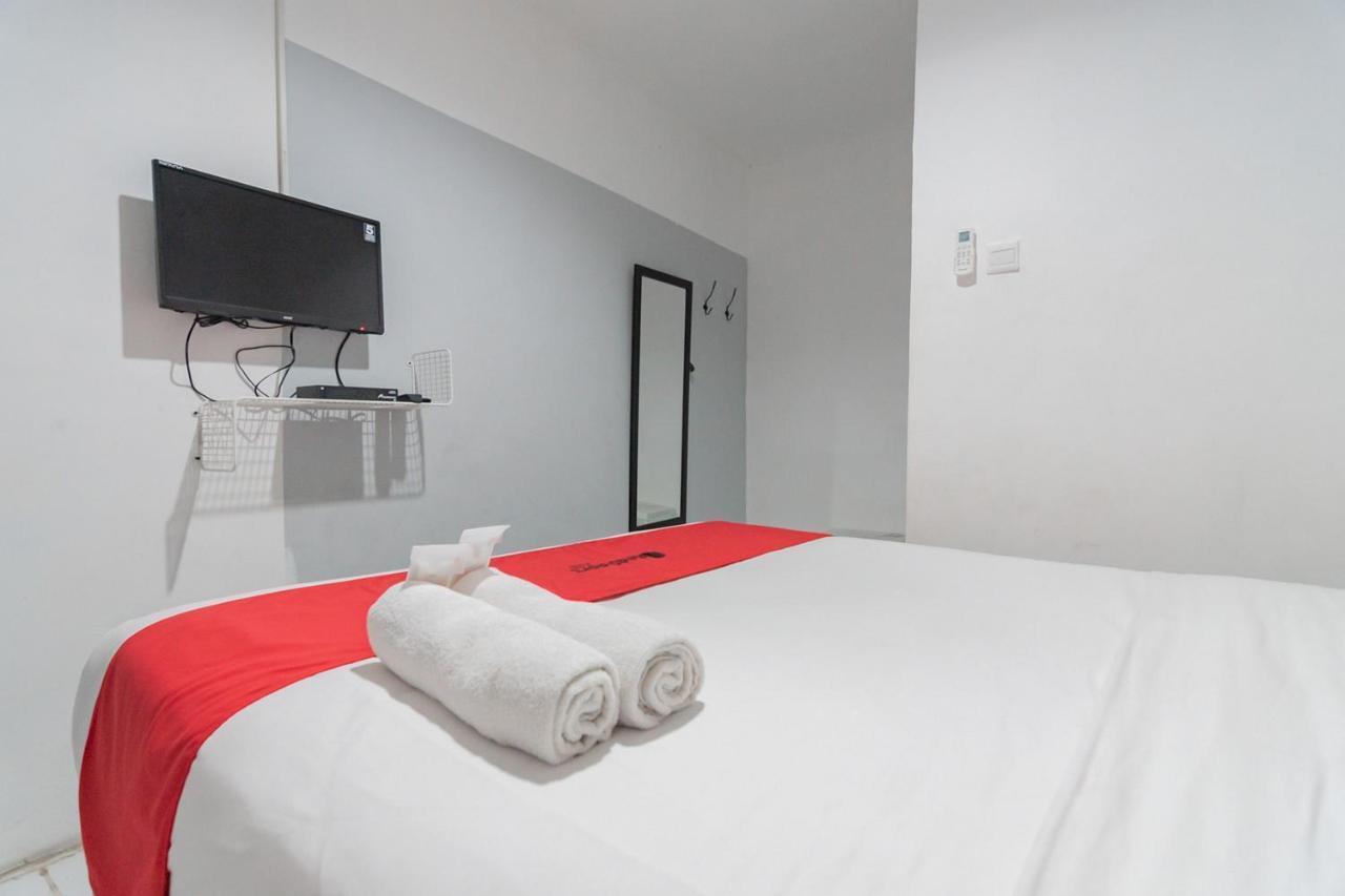 Reddoorz At Sani Guest House Balikpapan Exterior foto
