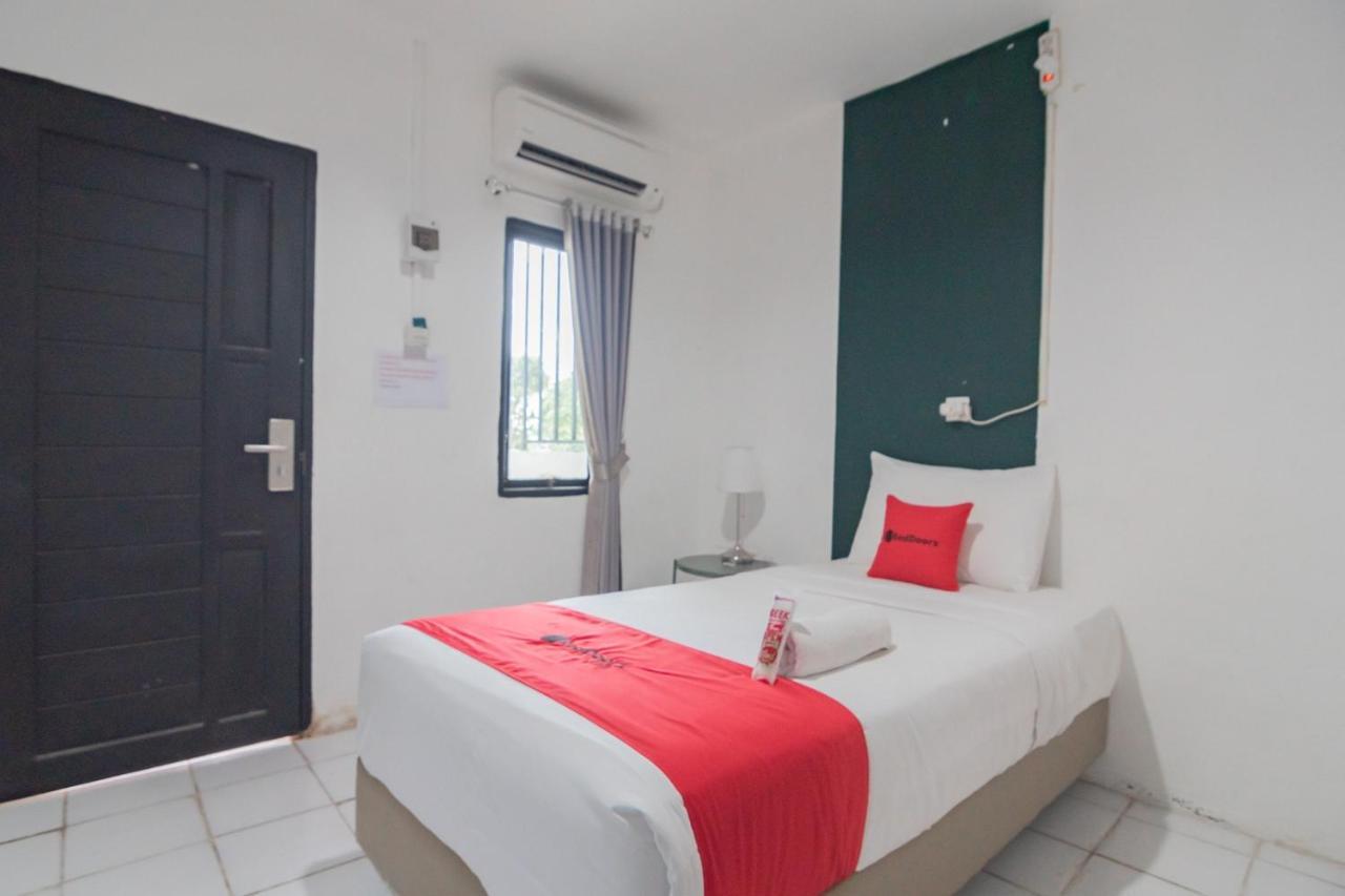 Reddoorz At Sani Guest House Balikpapan Exterior foto